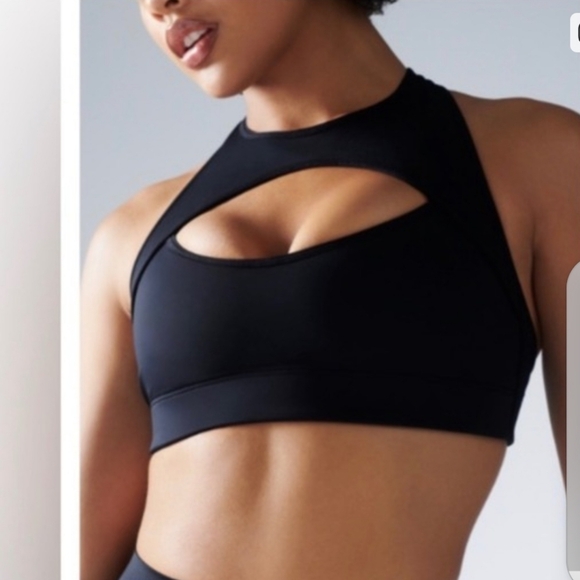 NWT-Savage X Fenty Black Sports Bra - Picture 13 of 14